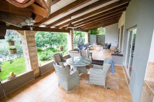 Beautiful Villa Julia, south Istria, garden, pool