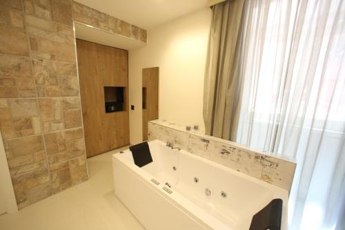 Hot tub, Relais Piazza del Plebiscito in Plebiscito