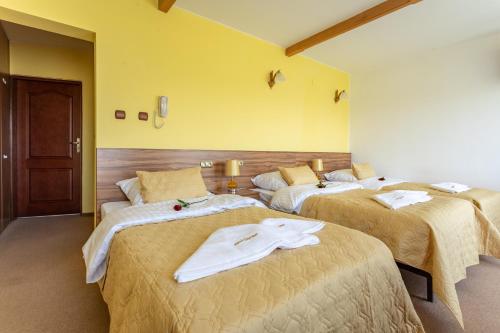 1 double bed, 1 sofa bed