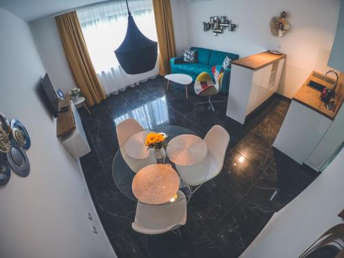 Apartment Latin Bridge - image 6