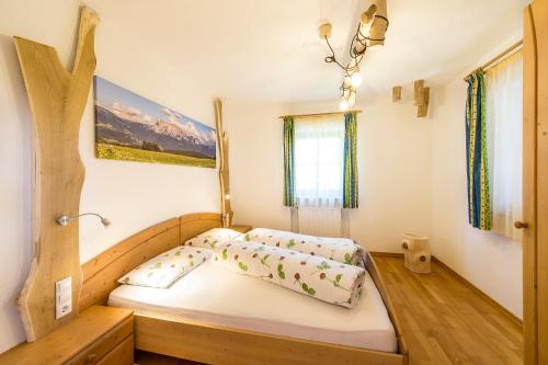 1 king bed, 1 sofa bed