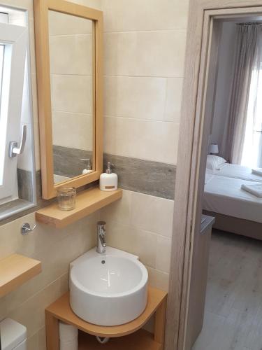  Minimalistic Studio Apartments in Iraklio