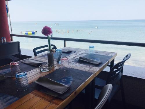 Ресторан, Hotel il Delfino in Сан - Вінченцо