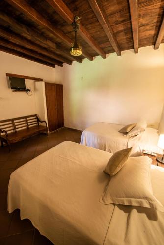 1 double bed, 1 twin bed