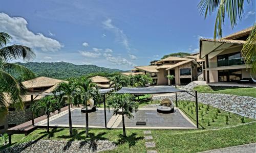 Skats, Nammbu Beach Front Bungalows in Puerto Carrillo