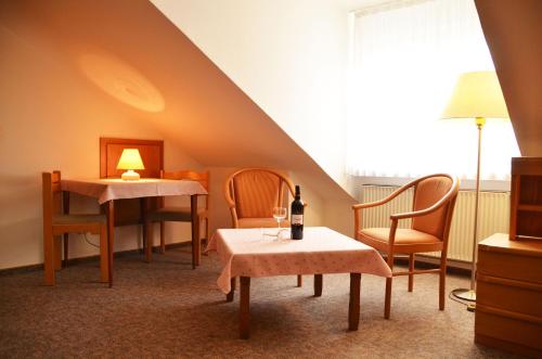 Double Room image 10