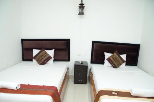 2 queen beds