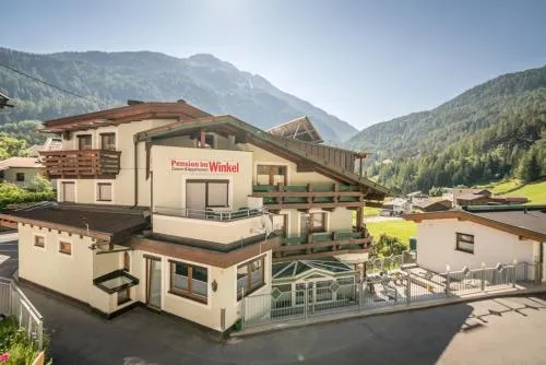Appartementhaus im Winkel in Sölden, Österreich