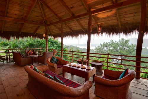 Ri Kynjai Serenity by The Lake in Umsning