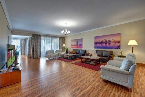 J5 Villas Holiday Homes Barsha Gardens, Dubai