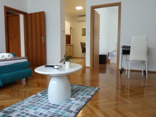 Apartmani Oletić 4*