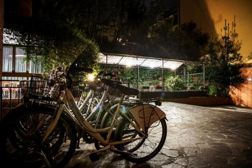 アストリア スイート アパートメンツ