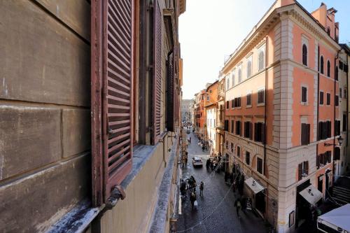 5-Bedroom Holiday Apartments in Campo de Fiori - image 11