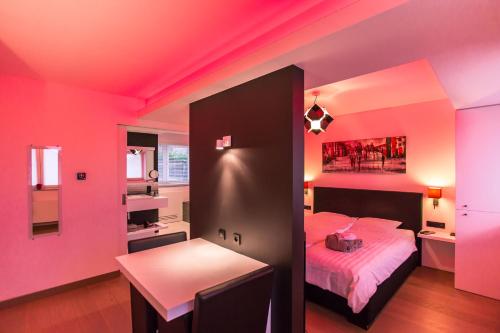 1 queen bed