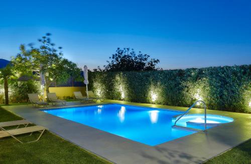 Castello Villa Daphnes - Private Pool & Whirlpool