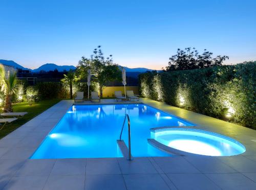 Castello Villa Daphnes - Private Pool & Whirlpool