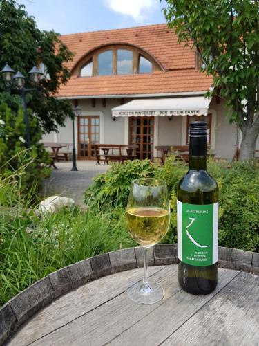 Food and beverages, Koczor Winery and Guesthouse in Balatonfured