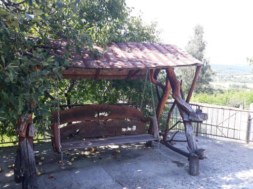 Котедж "Лісовий затишок" (Котедж "Лісовии затишок") in Perečina