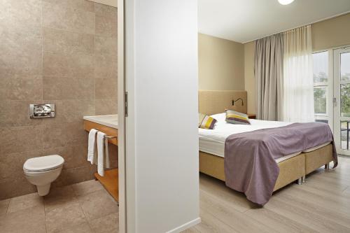 2 twin beds