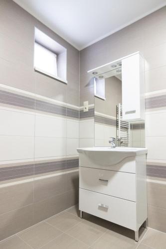 Cuha-gyöngye Apartmanház - image 5