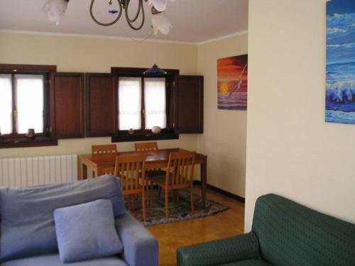  Sol 23, Pension in Villaviciosa