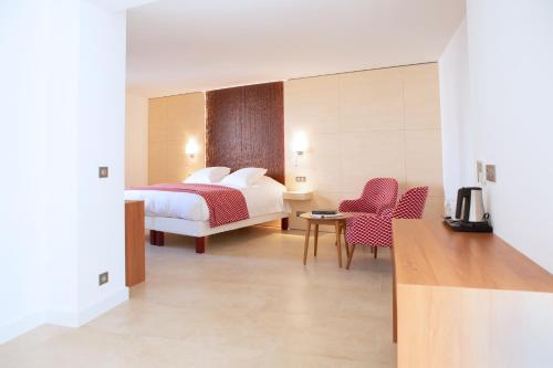Hotel Le Clos De La Vouge - image 2