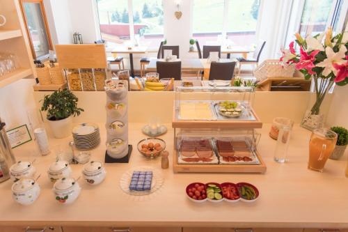 Food and beverages, Quality Hosts Arlberg - Haus Pepi Eiter in Sankt Anton am Arlberg