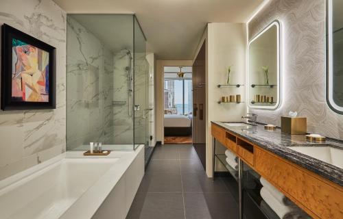 room detail thumbnail 2