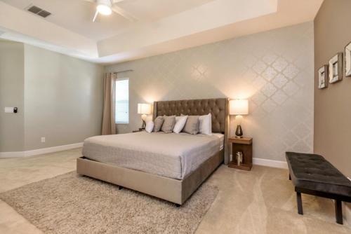 Five-Bedroom Villa 7786 - image 8