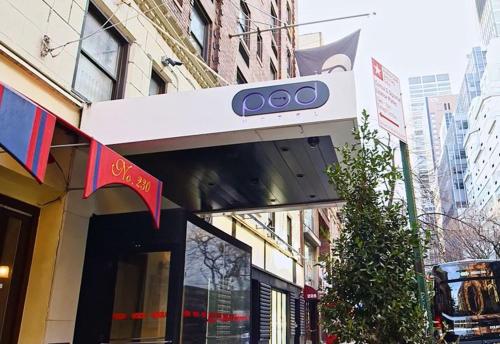 Entrance, Pod 51 in New York (NY)