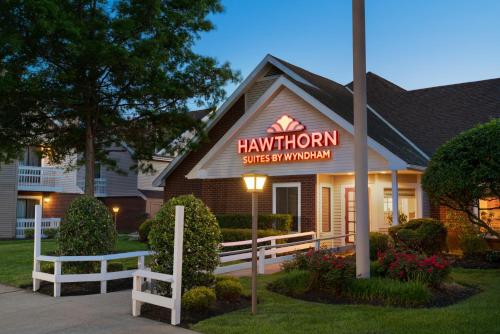 Hawthorn Suites by Wyndham Tinton Falls