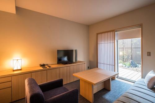 Twin One Bedroom Suite with Kitchenette and Garden view - Ground Floor