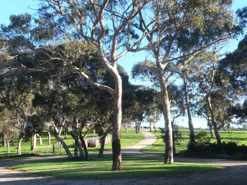 Kenwood Bank Vineyard Retreat