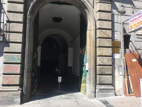 Palazzo Venusio, Neapel (Foto 6)