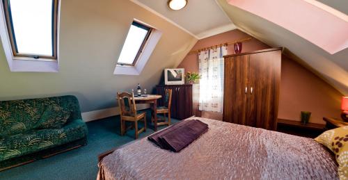 Double or Twin Room - Attic image 9