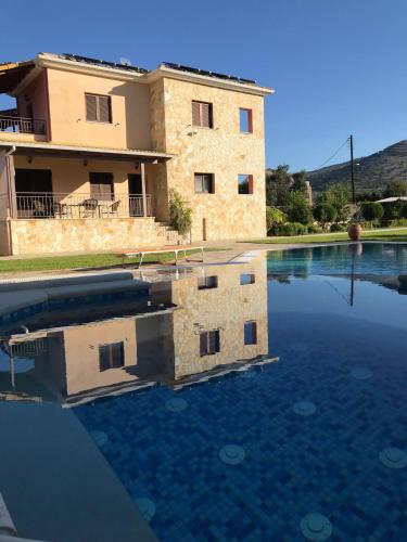 Villa Rena – khách sạn tại Vola