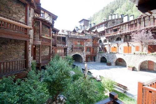 H4, Bordes d'Arinsal, Triplex Rustico con chimenea, Arinsal, Zona vallnord in Mas de Ribafeta