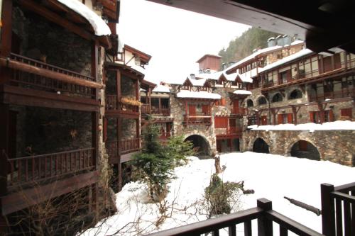 H4, Bordes d'Arinsal, Triplex Rustico con chimenea, Arinsal, Zona vallnord in Mas de Ribafeta