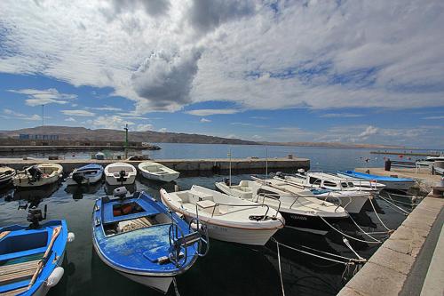 Apartment Annabella with Pool and sea view