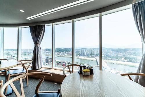 Gangneung Tourist Hotel