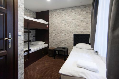 World Hostel - Old Town Room Type - Triple Room with Private Bathroom