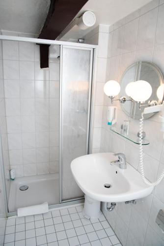 A Hotel Com Haus Sonnenschein Hotel Hennef Deutschland