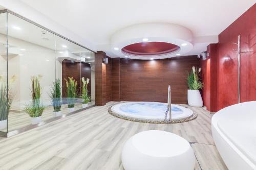 Pezsgőfürdő, Hotel Beskid in Nowy Sącz