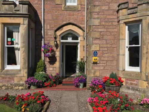 Ballifeary Guest House - image 11