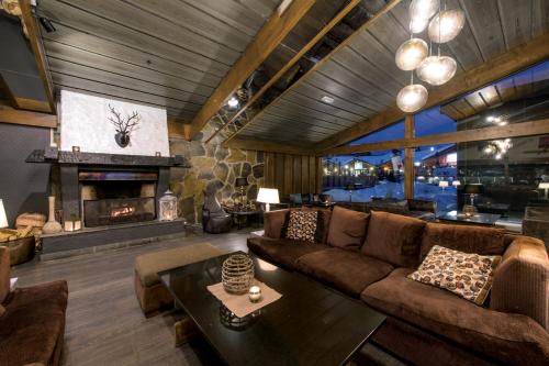 Pers Hotel - image 2