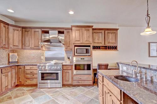 Union Creek Townhomes West – Copper Mountain, CO
