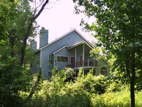 2 bedrooms, 3 beds