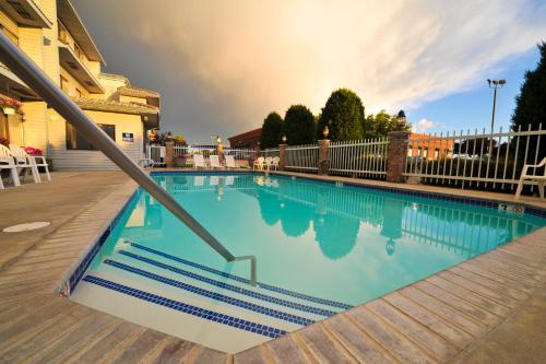 Red Lion Inn & Suites Boise Airport - image 6