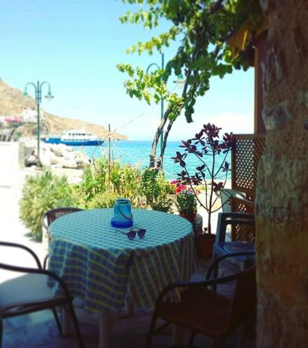 Spiros Apartments in Tilos