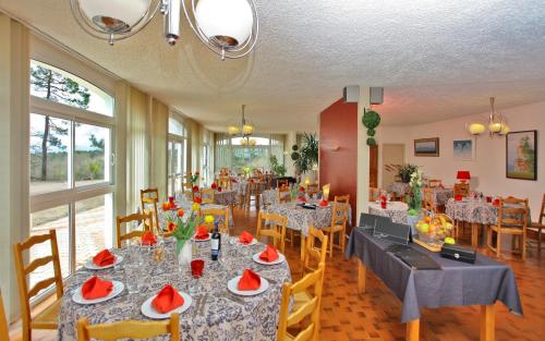 Hotel Restaurant Logis Le Tropicana - 레스토랑